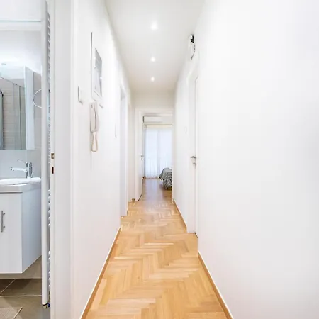 Апартаменты Urban Luxury On A Quiet Street In The Center Of Афины Экстерьер фото