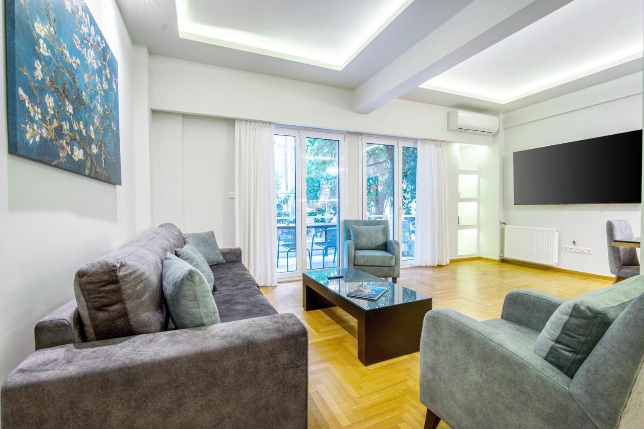 Urban Luxury On A Quiet Street In The Center Of Apartment Athens