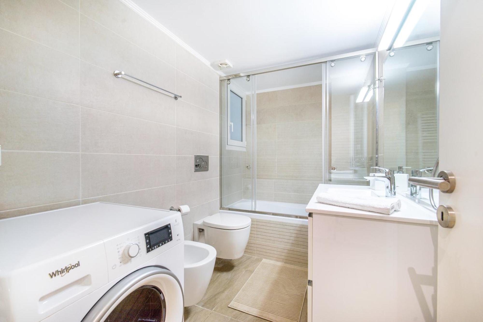 Apartment Urban Luxury On A Quiet Street In The Center Of *