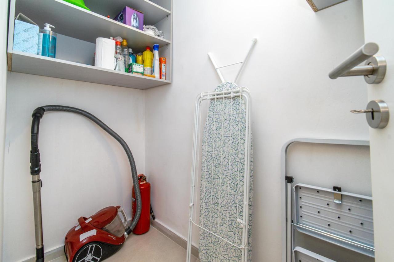 Апартаменты Urban Luxury On A Quiet Street In The Center Of *