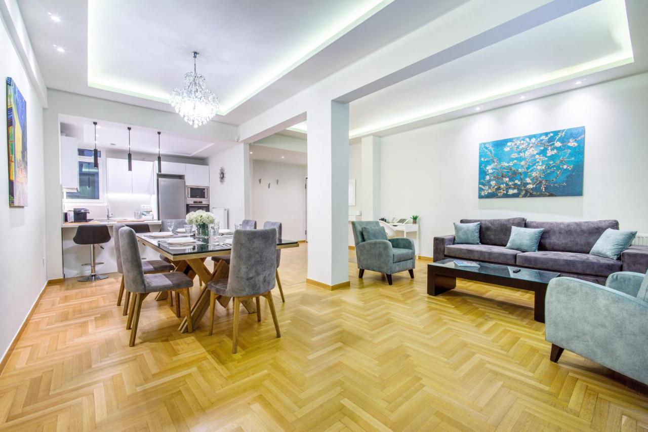 Urban Luxury On A Quiet Street In The Center Of